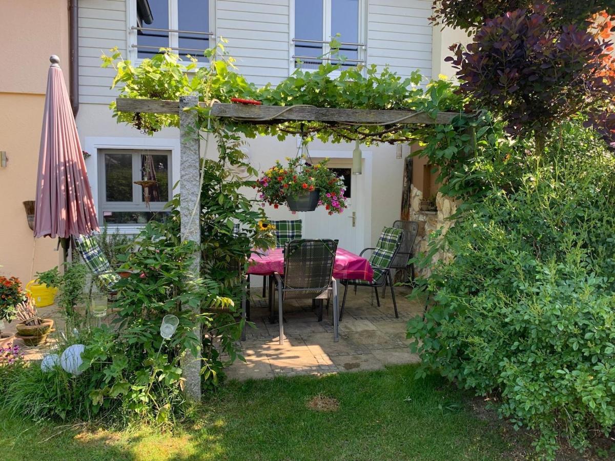 Auszeit - Wohnung Mit Garten Und Bergblick Bad Aibling Exterior photo