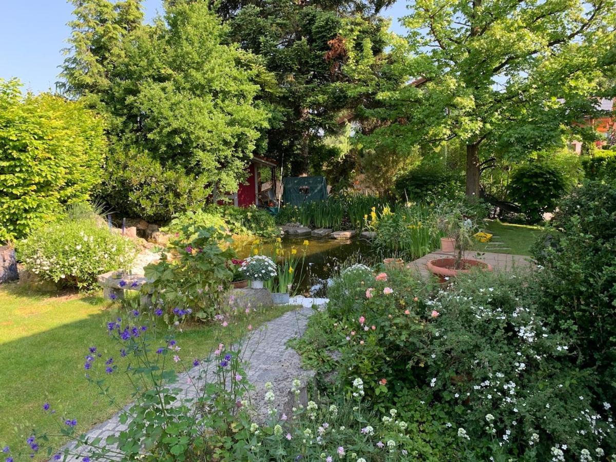 Auszeit - Wohnung Mit Garten Und Bergblick Bad Aibling Exterior photo